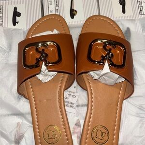 Women's Tan Slide Sandals with Decorative Gold Accent